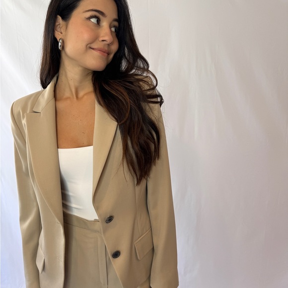 GIVENCHY COUTURE TWO PIECE SUIT - Picture 4 of 12